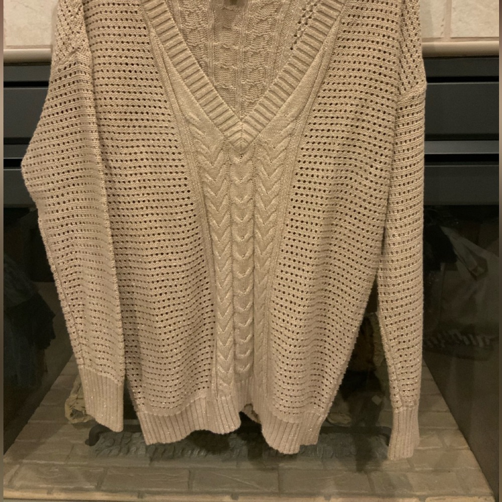 V-neck ladies sweater